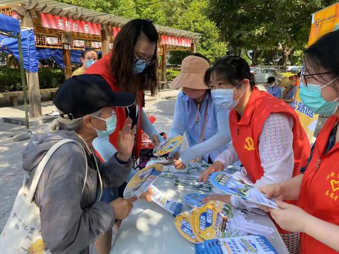 蘇州公交進社區(qū)聽民聲解民意，根據(jù)需求開展定制公交線路